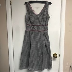 D.J. Simmons | Cute black and white dress size 10